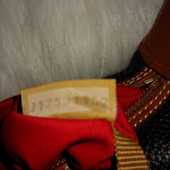 Dooney & Bourke Black Paige Sac Shoulder Bag - Picture 7 of 9